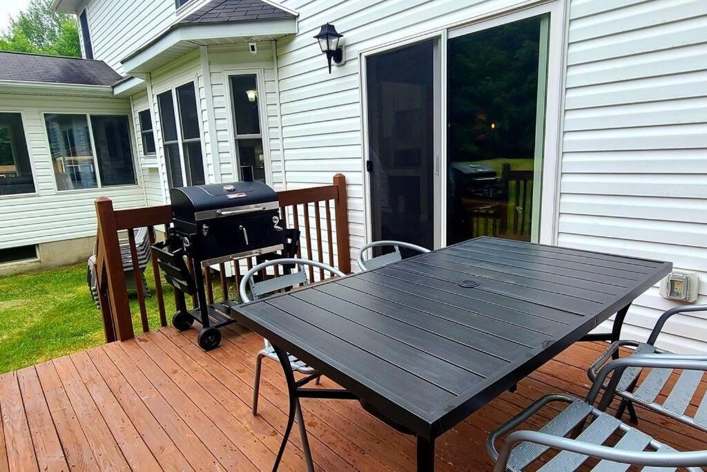 Holiday home Perfect Vacation With Game Theater Hot Tub Tobyhanna