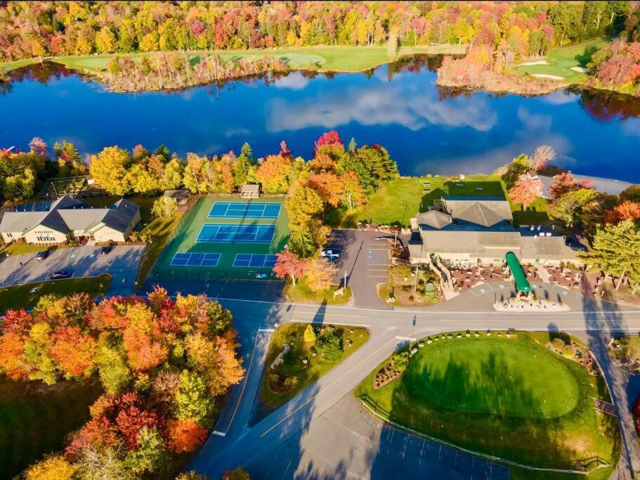 Perfect Vacation With Game Theater Hot Tub * Tobyhanna