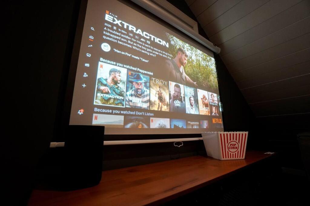 Holiday home Perfect Vacation With Game Theater Hot Tub