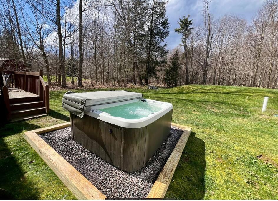 Perfect Vacation With Game Theater Hot Tub * Tobyhanna